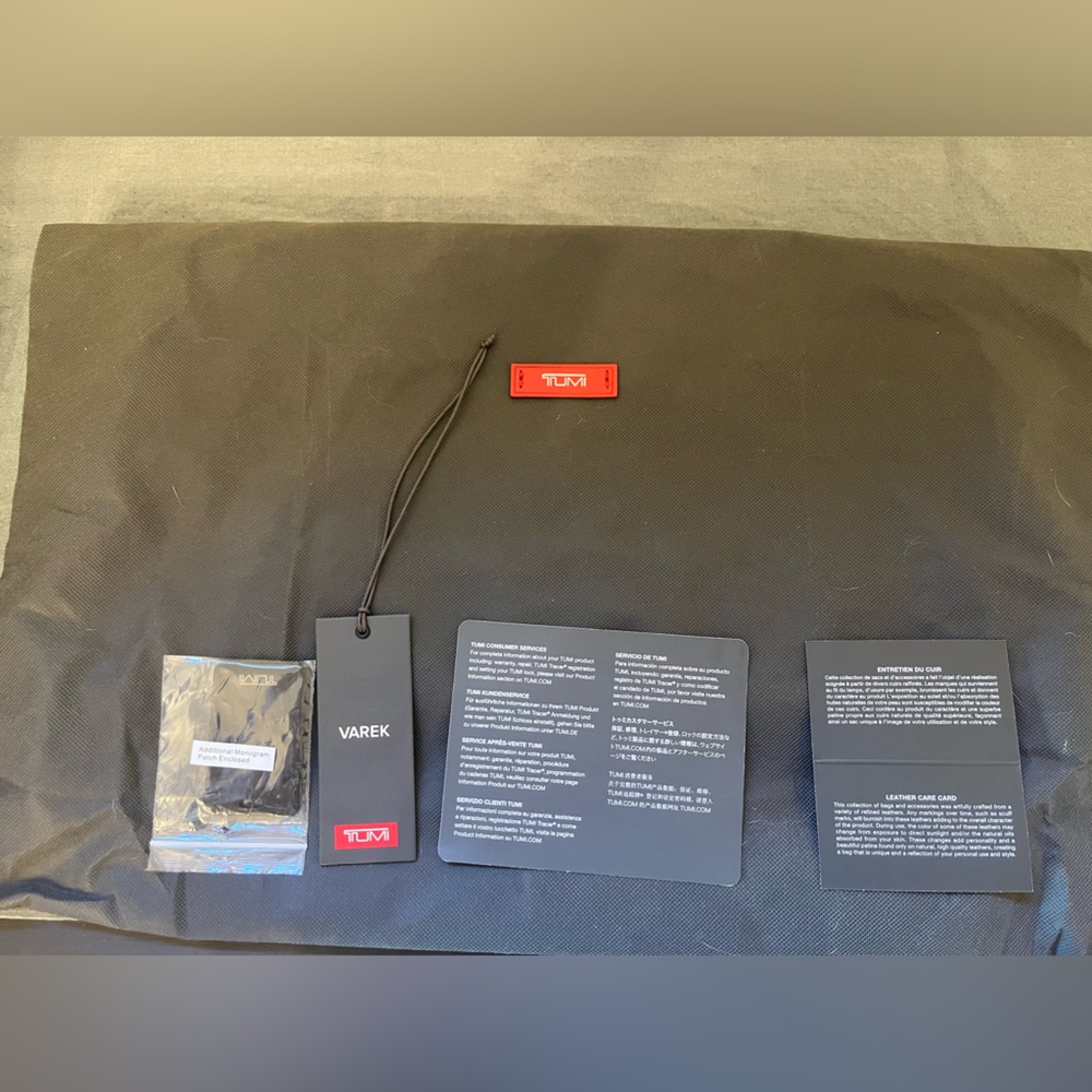 Tumi Laptop Purse - Picture 9 of 10